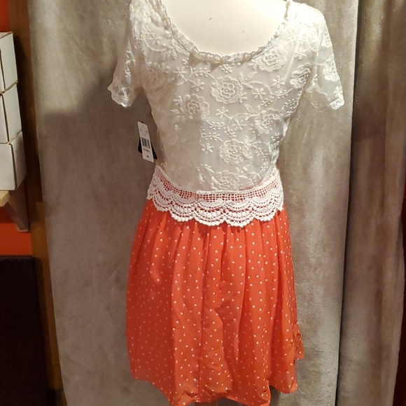 NWT City Triangles Coral Dress Junior's Small New - Picture 5 of 7